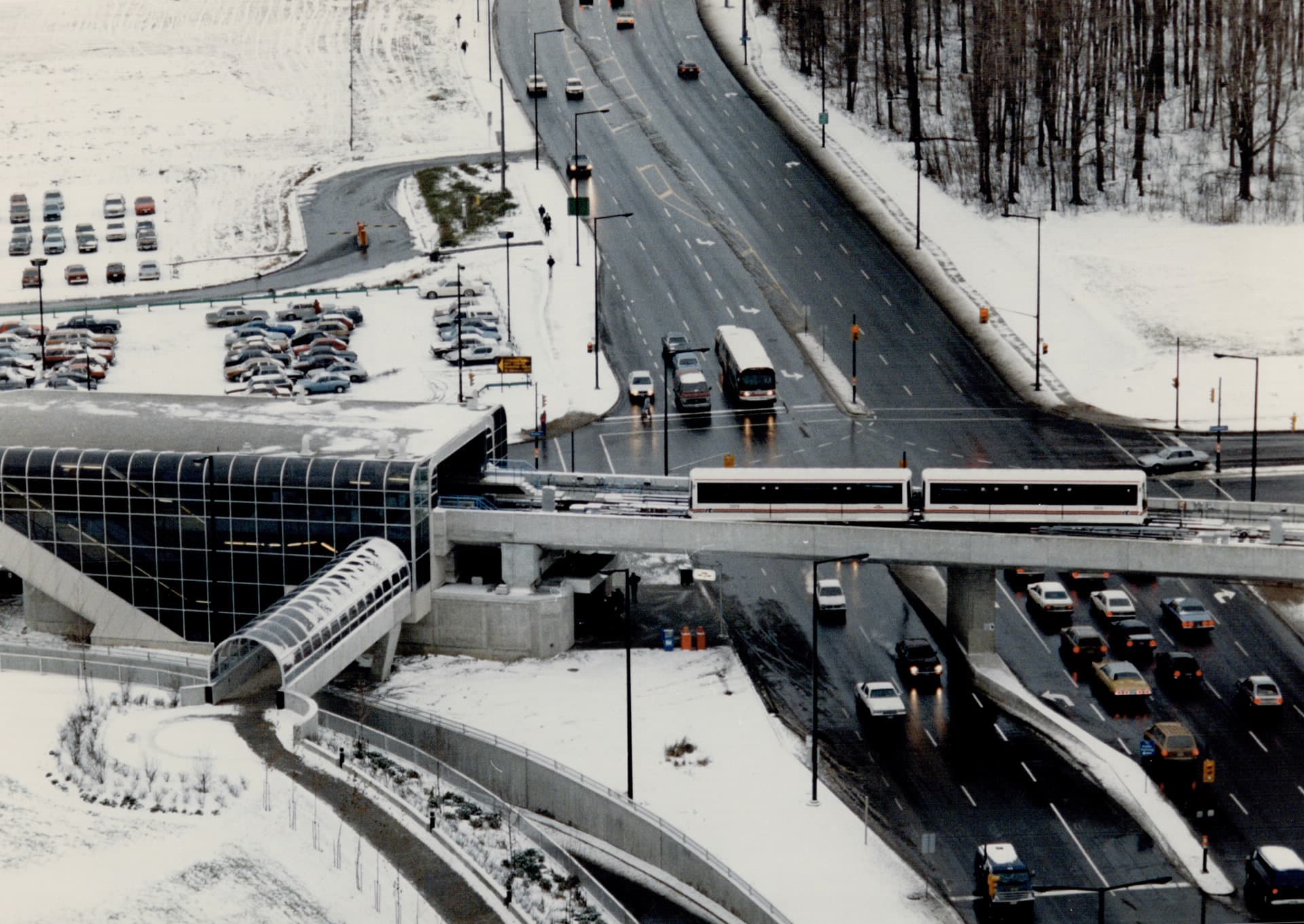 This image shows McCowan Station of the Scarborough Rapid Transit Line, a sort of successor station to the GO-Urban system.